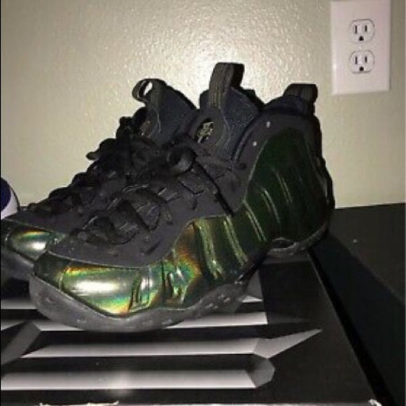 green foams shoes